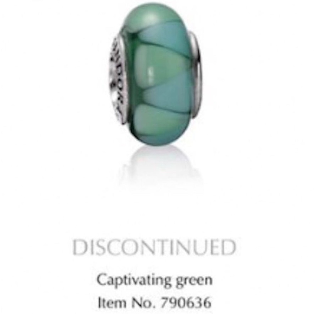 PANDORA Retired Charm bead Captivating Green